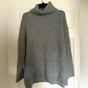NWT! In Loom Grey Rollneck Sweater